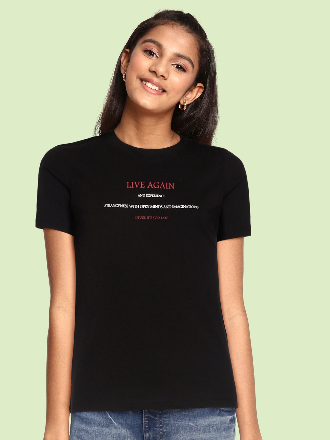 

UTH by Roadster Girls Black & White Cotton Typography Printed T-shirt