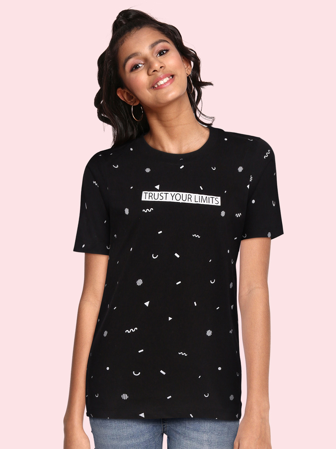 

UTH by Roadster Girls Black & White Cotton Printed Monochrome T-shirt