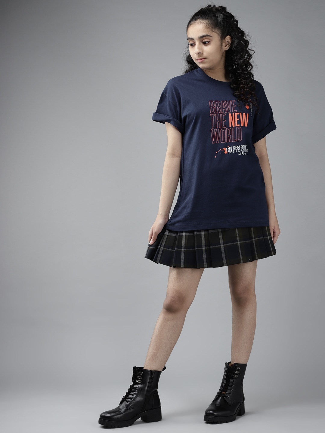 

UTH by Roadster Girls Navy Blue & Coral Orange Cotton Typography Printed T-shirt