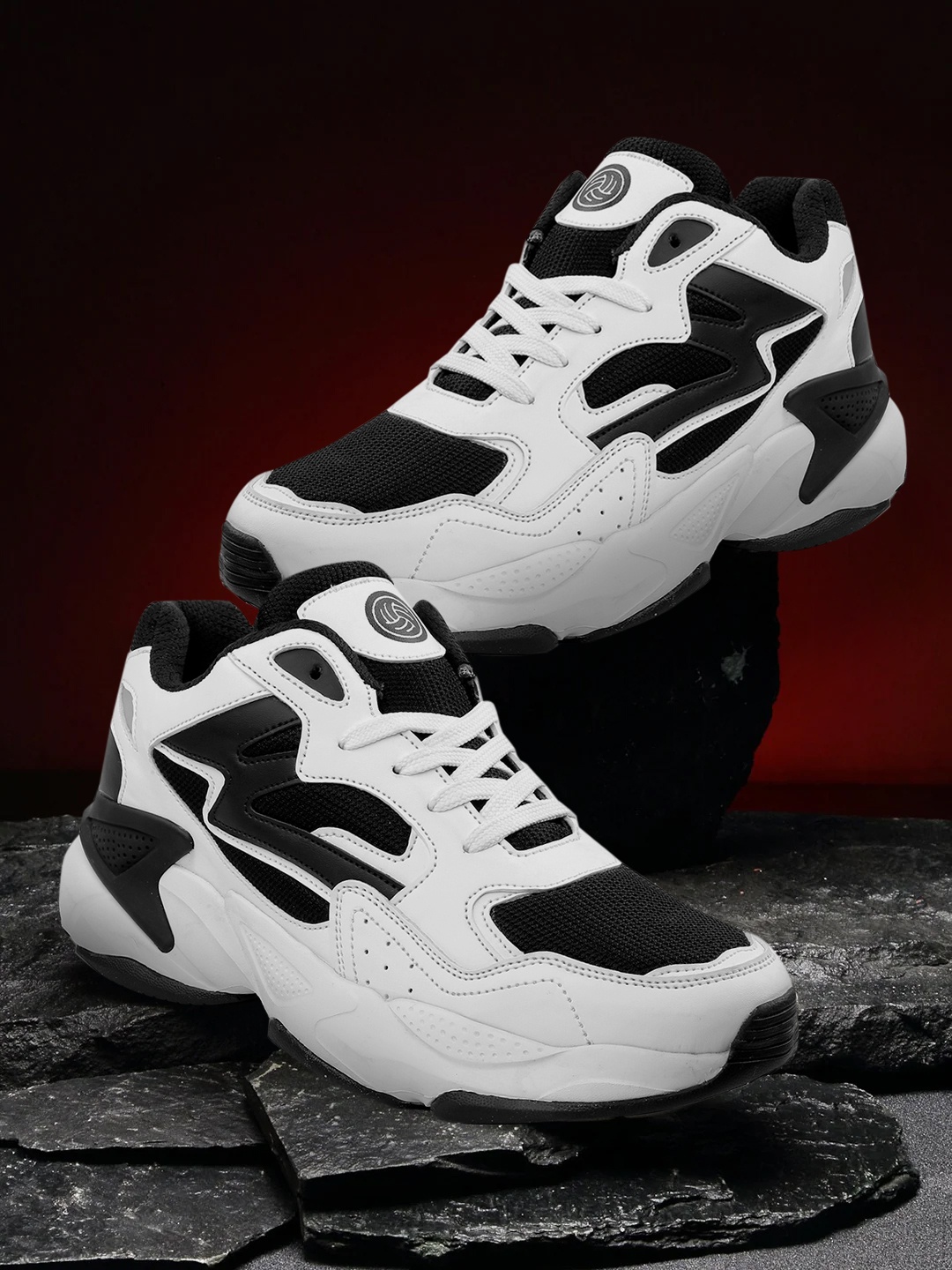 

bacca bucci Men Black & White Training or Gym Non-Marking Shoes