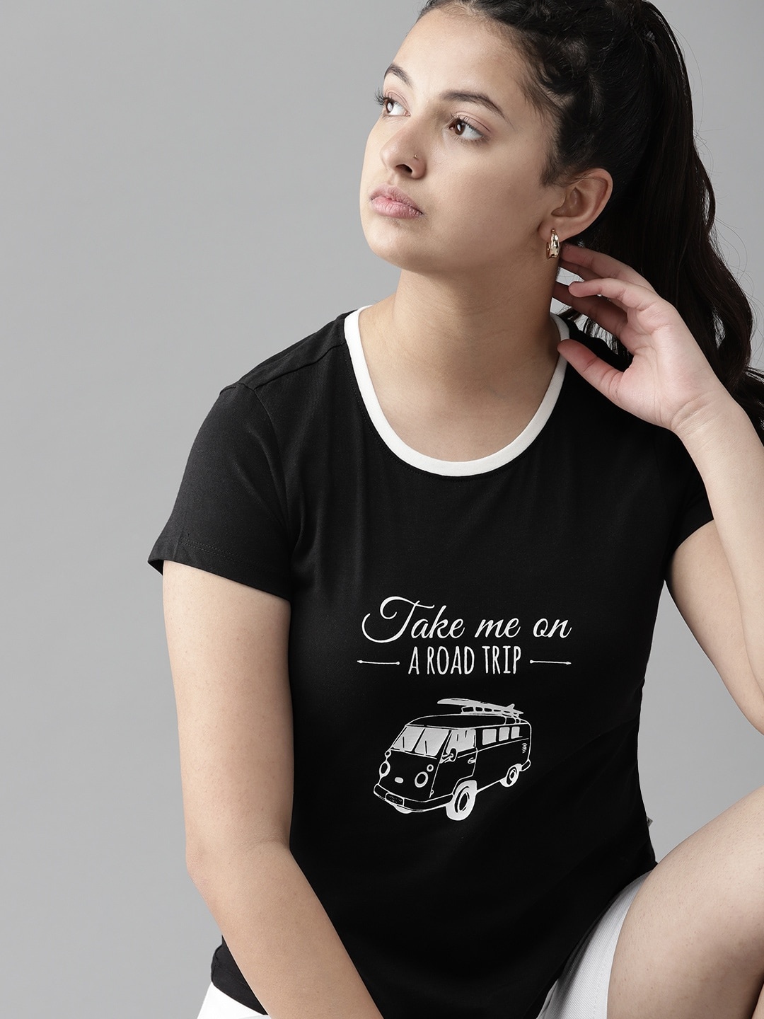 

UTH by Roadster Girls Black & White Pure Cotton Printed Monochrome T-shirt