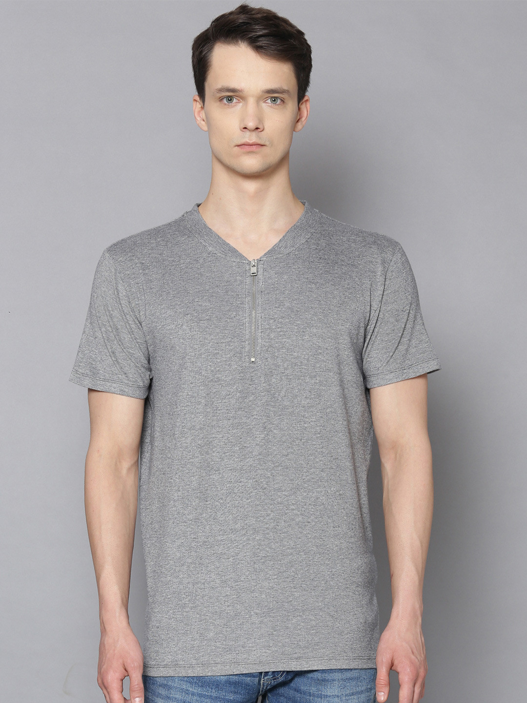 

LINDBERGH Men Grey Henley Neck Slim Fit Cotton Pure Cotton T-shirt