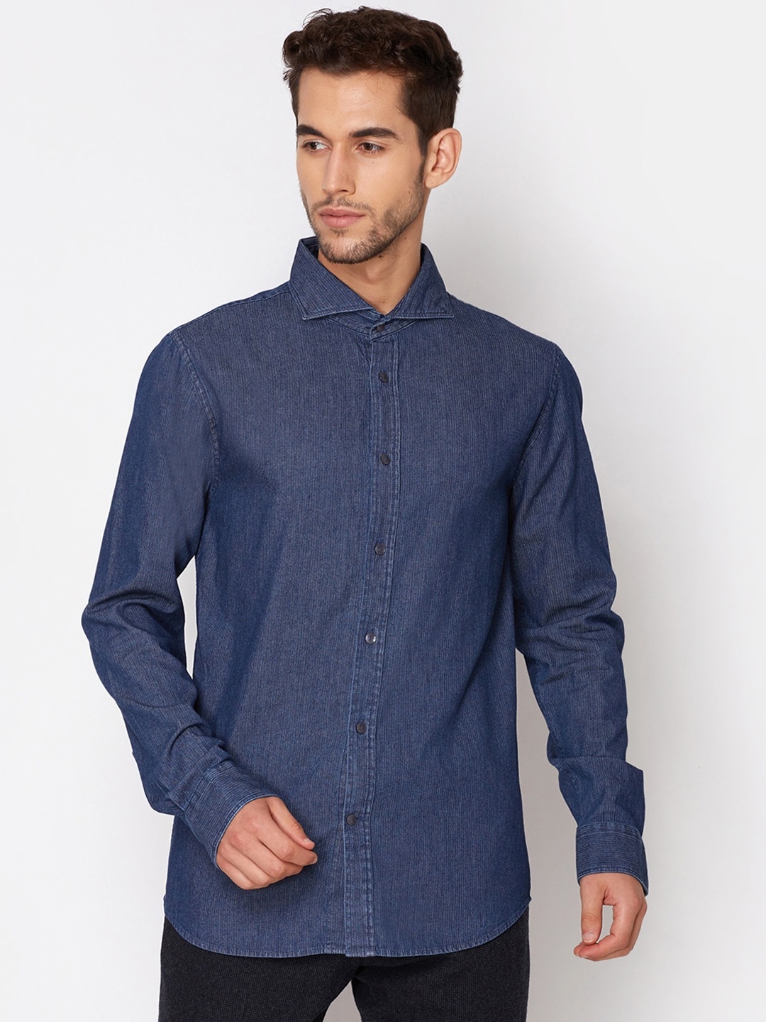 

Matinique Men Blue Slim Fit Casual Shirt