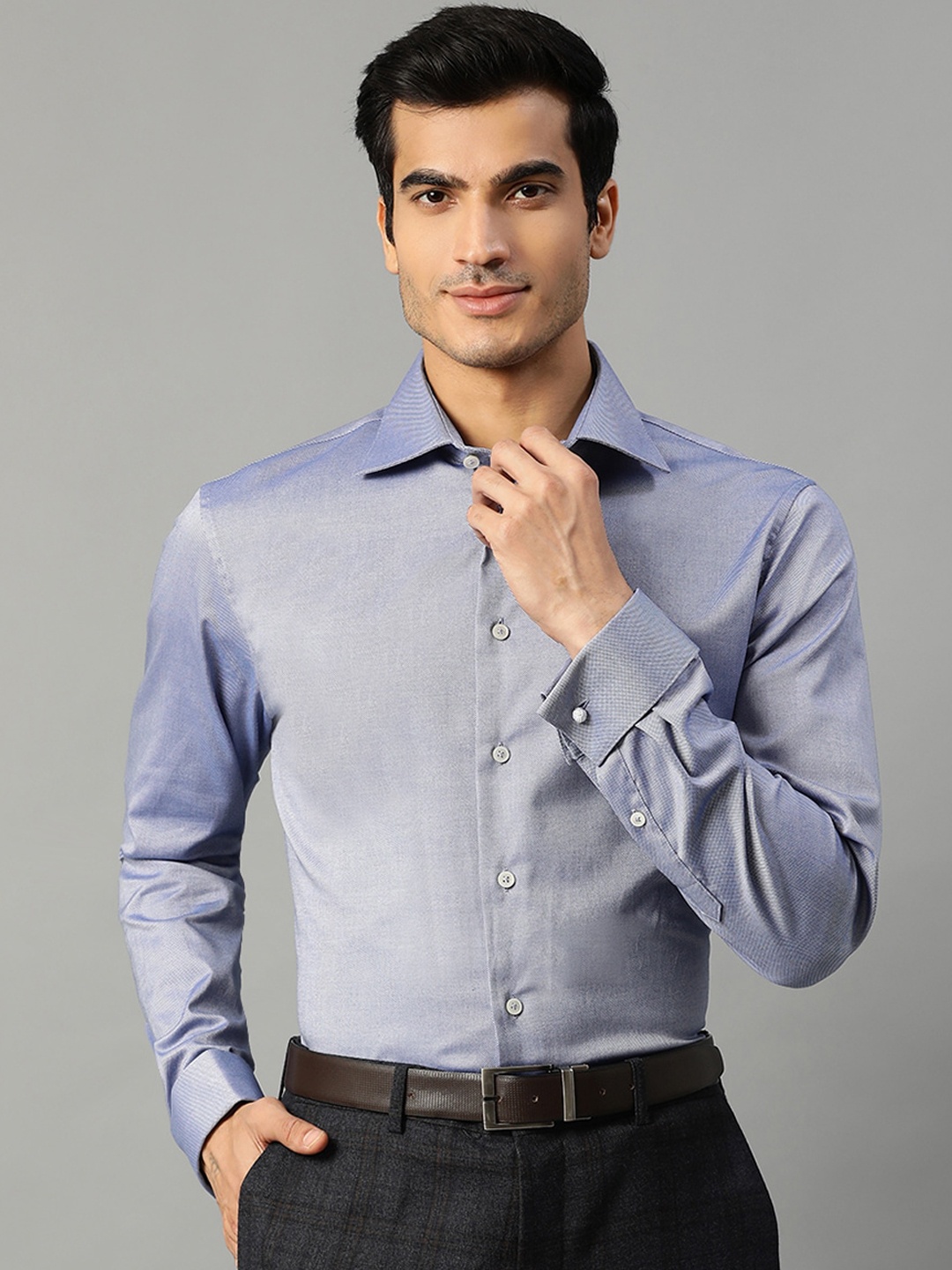 

Matinique Men Blue Slim Fit Cotton Casual Shirt