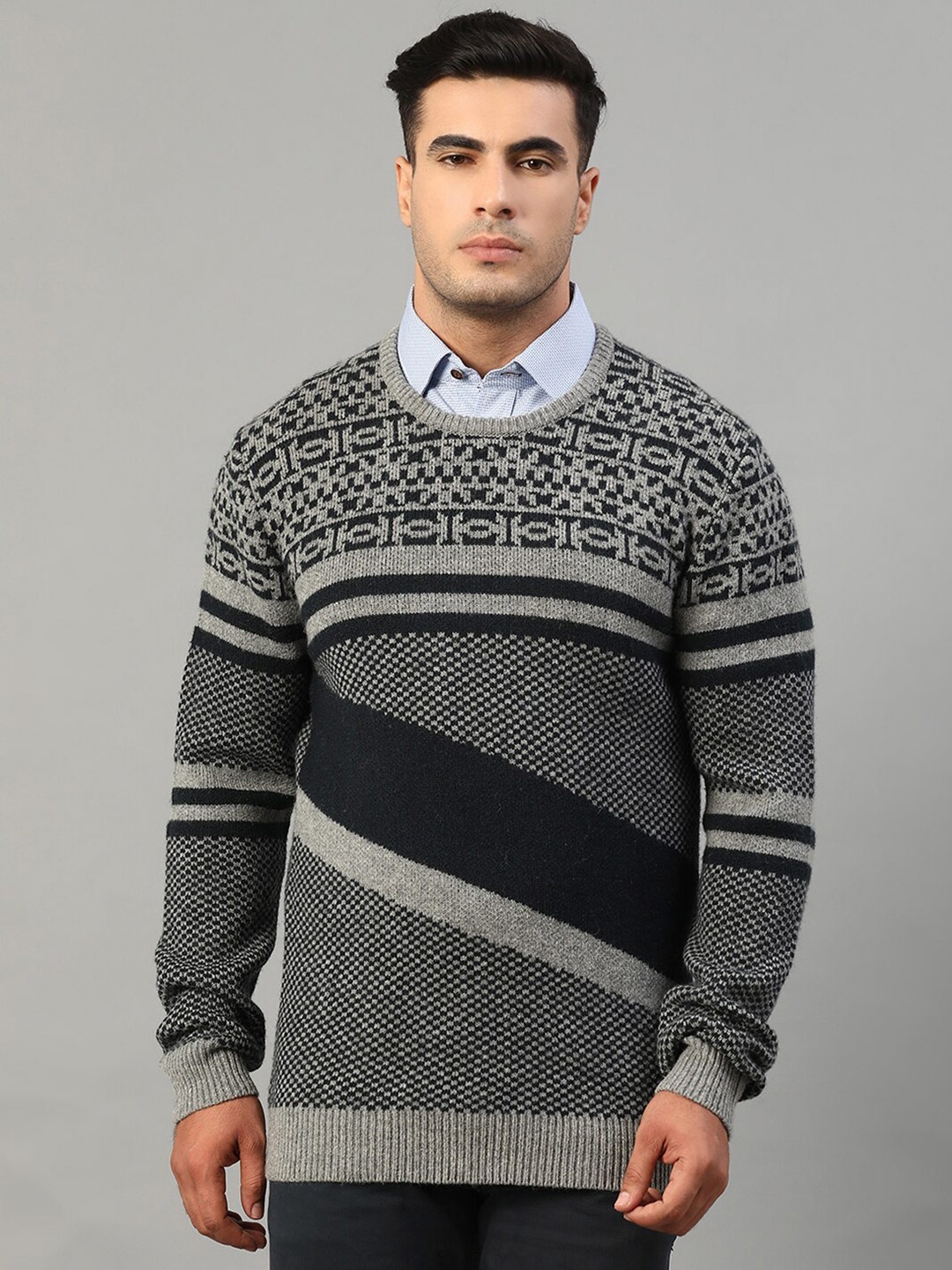 

Matinique Men Grey & Black Pullover