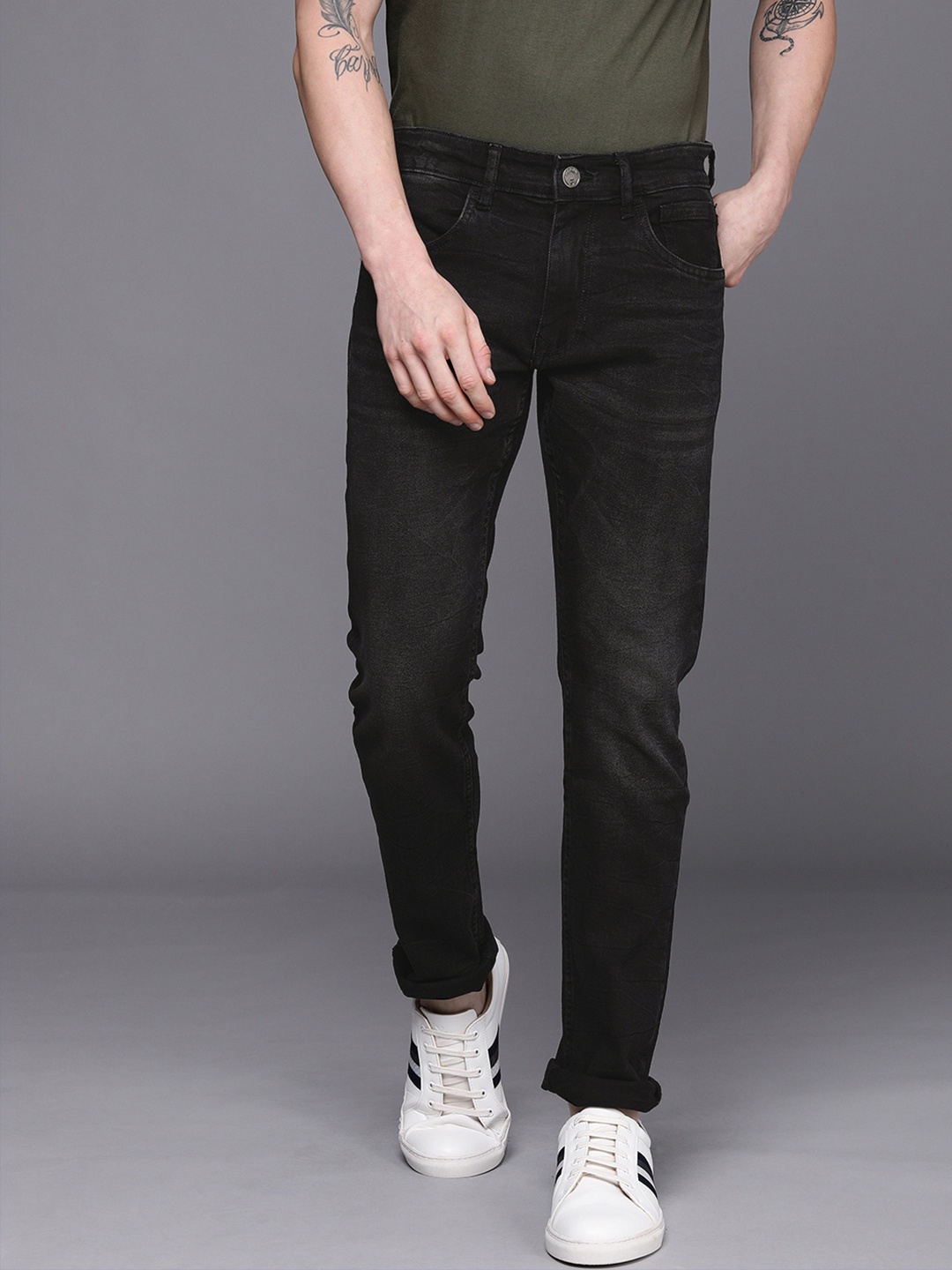 

WROGN Men Charcoal Grey Slim Fit Light Fade Stretchable Jeans
