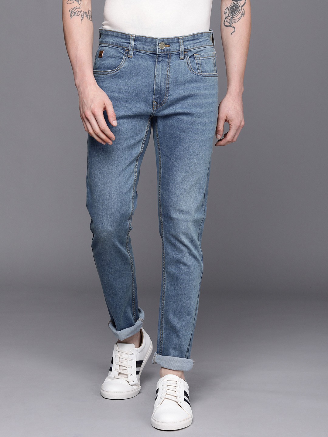 

WROGN Men Blue Slim Fit Light Fade Stretchable Jeans