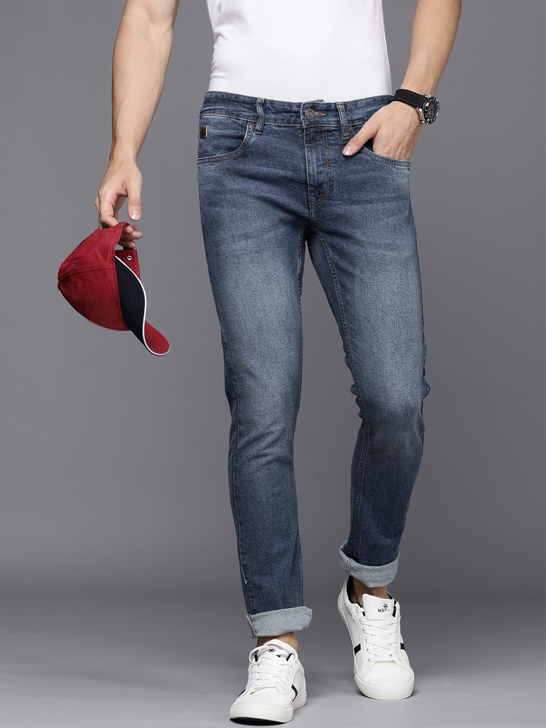 

WROGN Men Blue Slim Fit Light Fade Stretchable Jeans