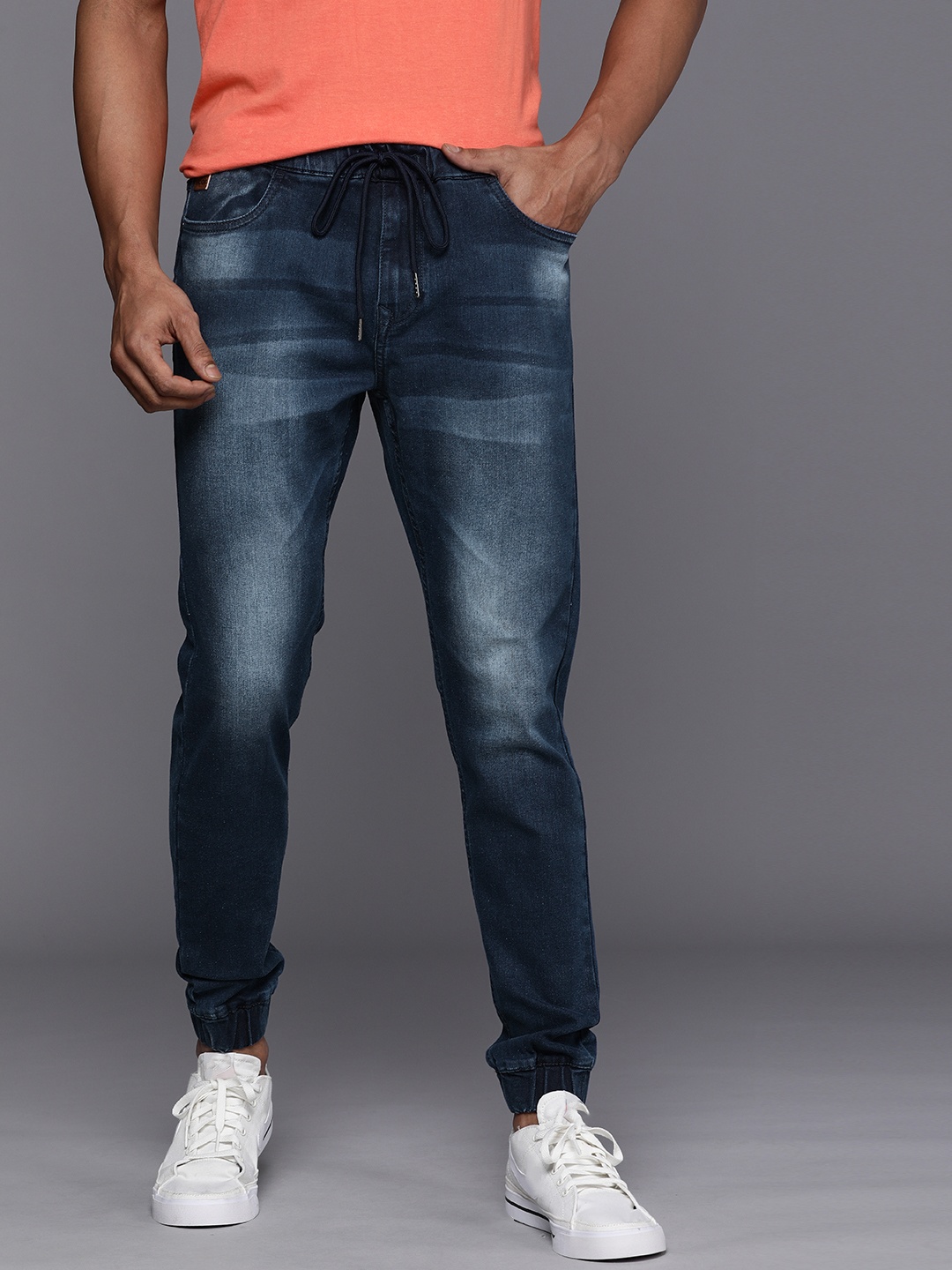 

WROGN Men Blue Jogger Fit Light Fade Stretchable Jeans