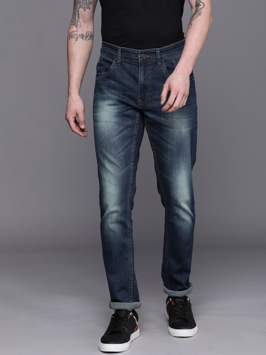 

WROGN Men Blue Heavy Fade Slim Fit Clean Look Mid Rise Stretchable Jeans