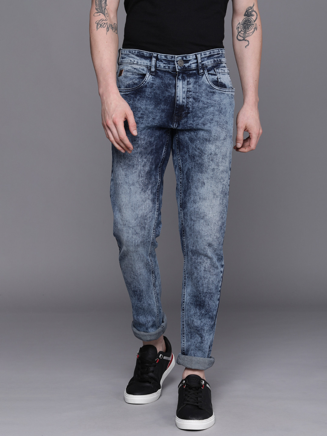 

WROGN Men Blue Slim Fit Light Fade Acid Wash Mid Rise Stretchable Jeans