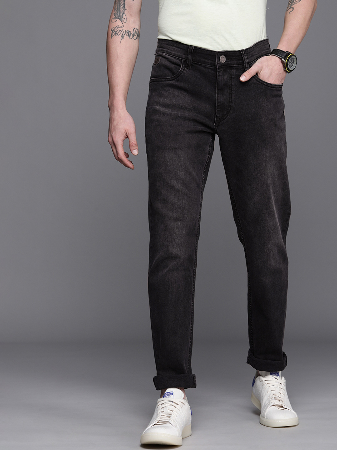 

WROGN Men Black Slim Fit Light Fade Stretchable Jeans