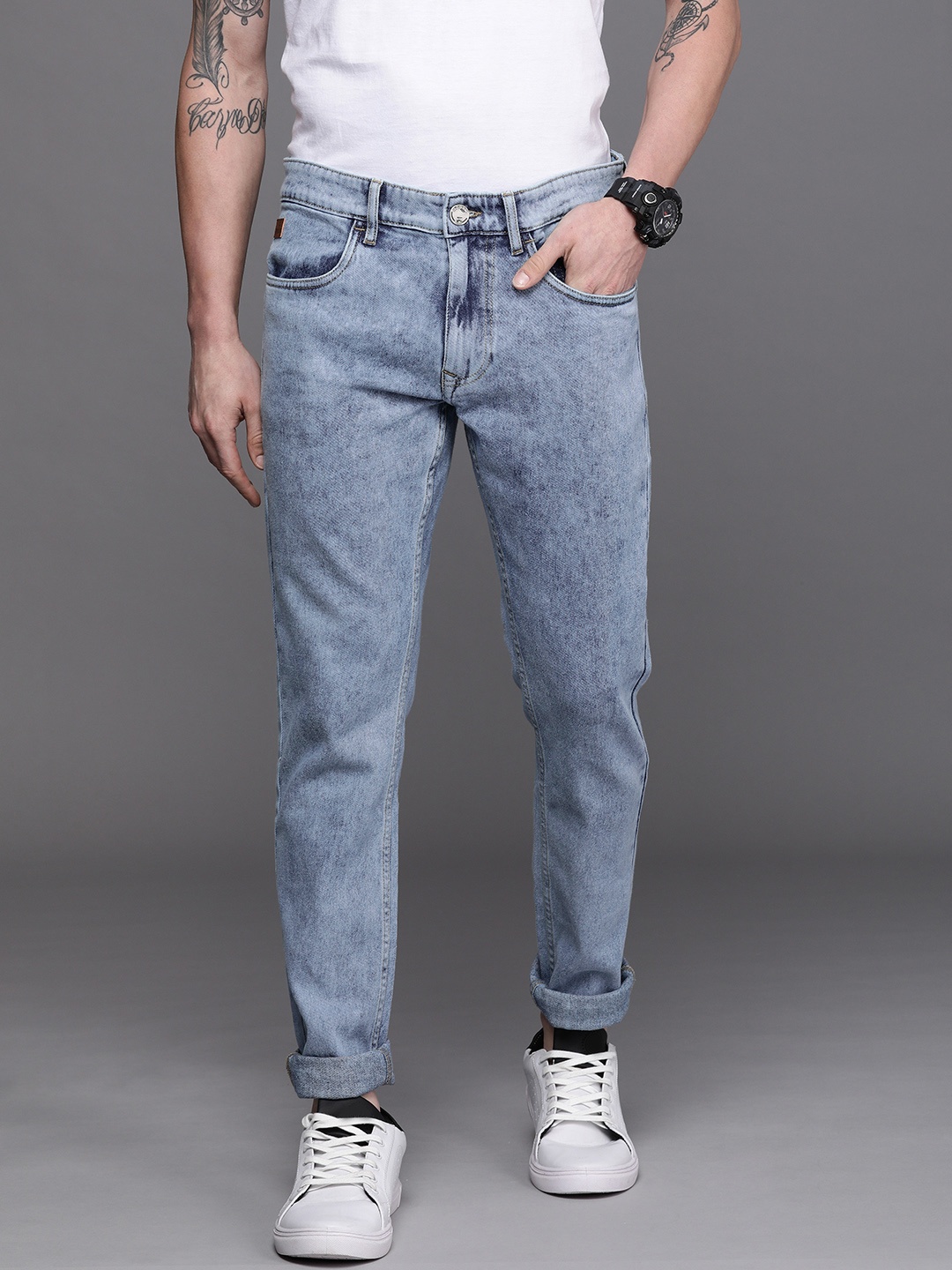 

WROGN Men Blue Skinny Fit Mid Rise Light Fade Acid Wash Stretchable Jeans