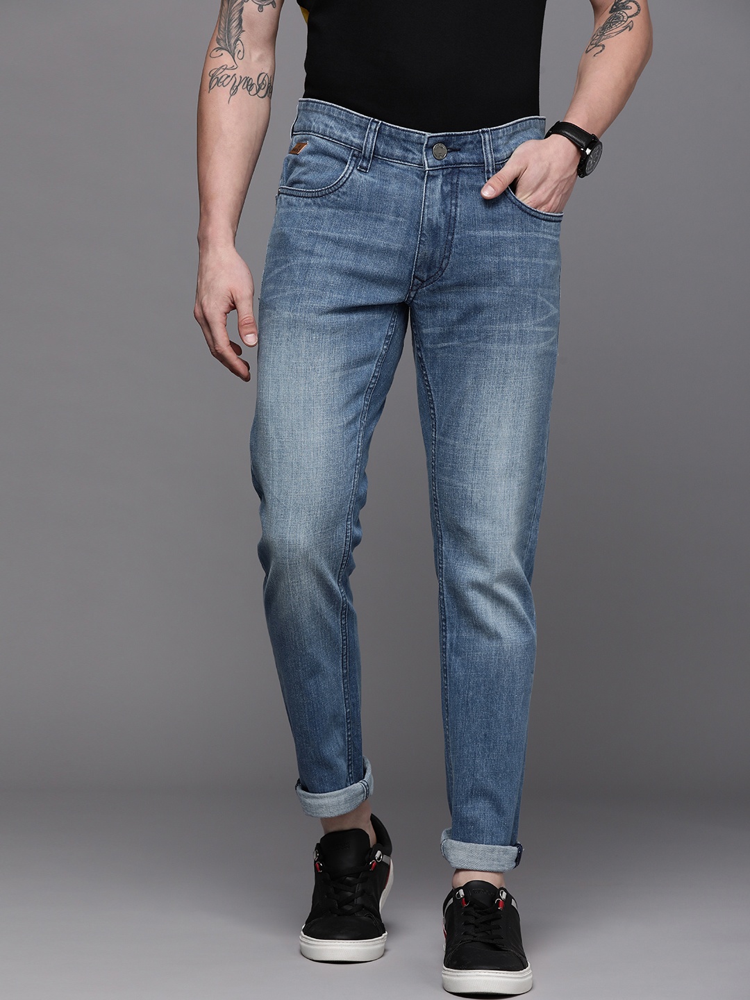 

WROGN Men Blue Slim Fit Light Fade Stretchable Jeans