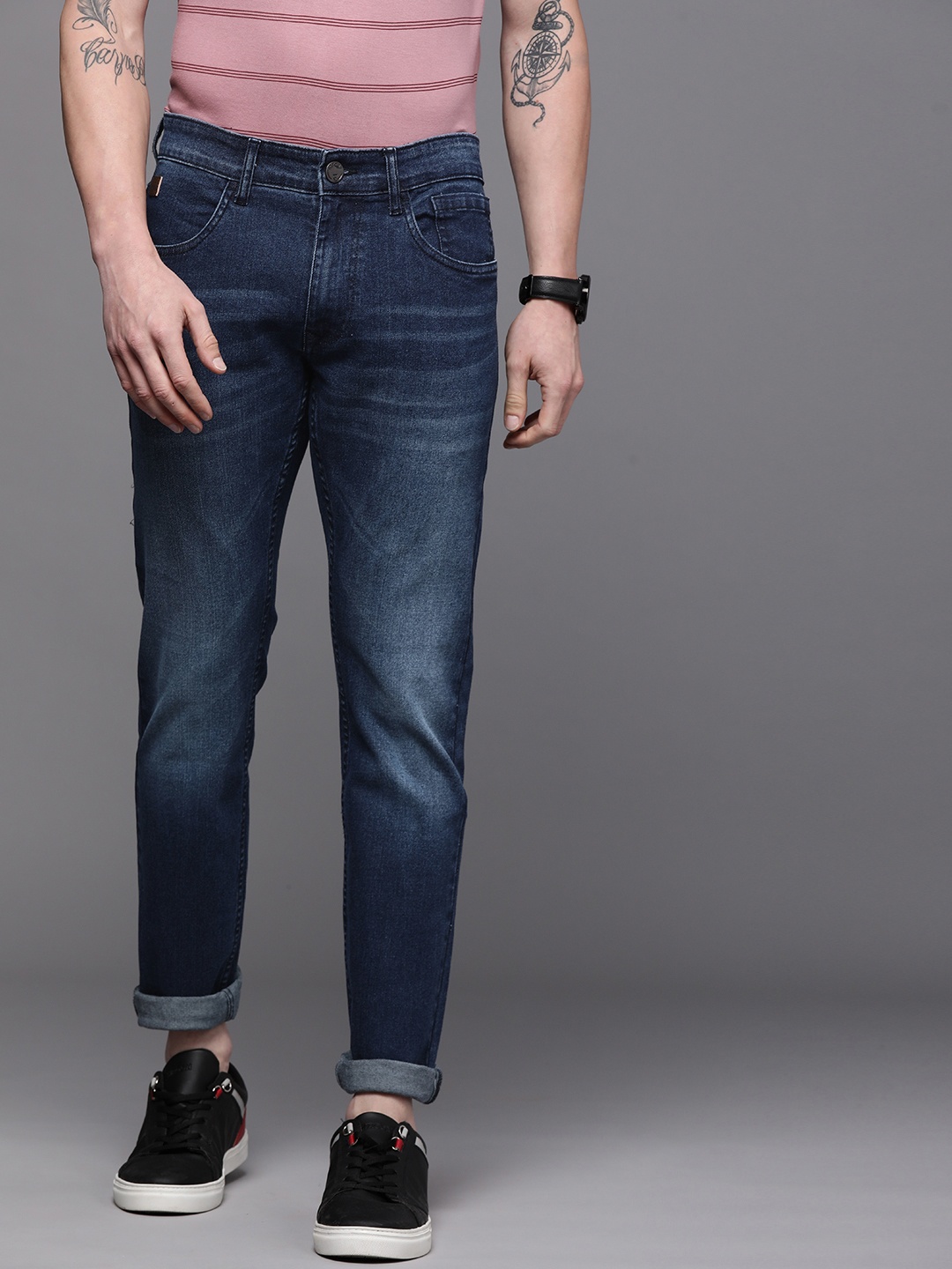 

WROGN Men Blue Slim Fit Light Fade Stretchable Jeans