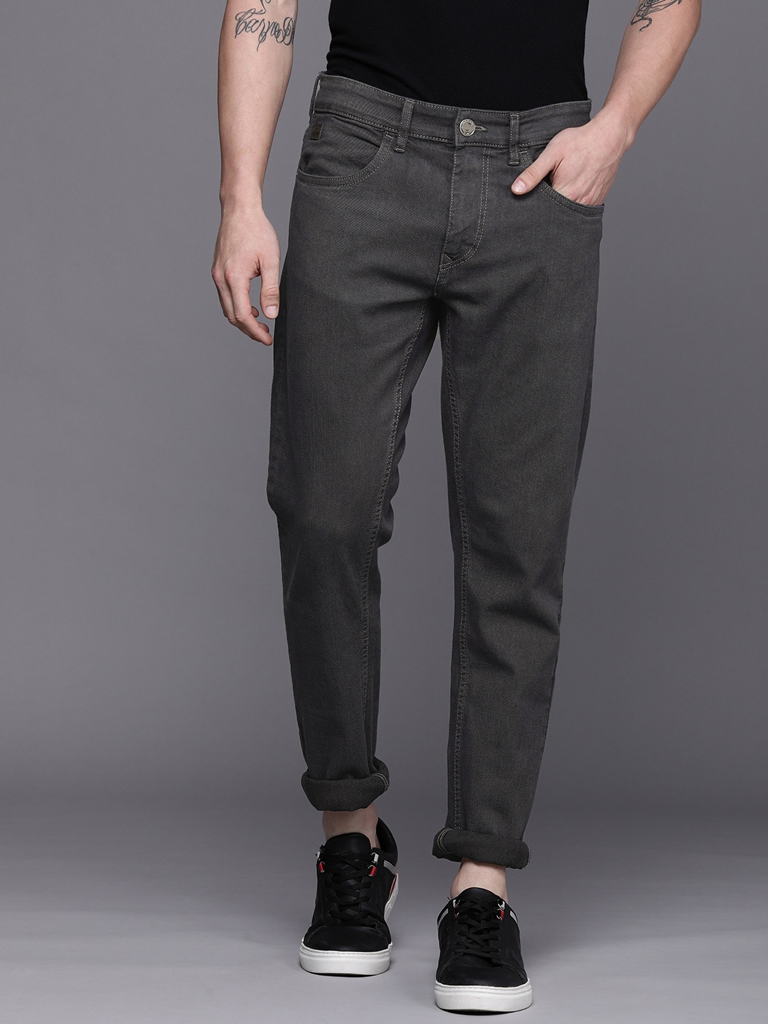 

WROGN Men Charcoal Grey Slim Fit Stretchable Jeans