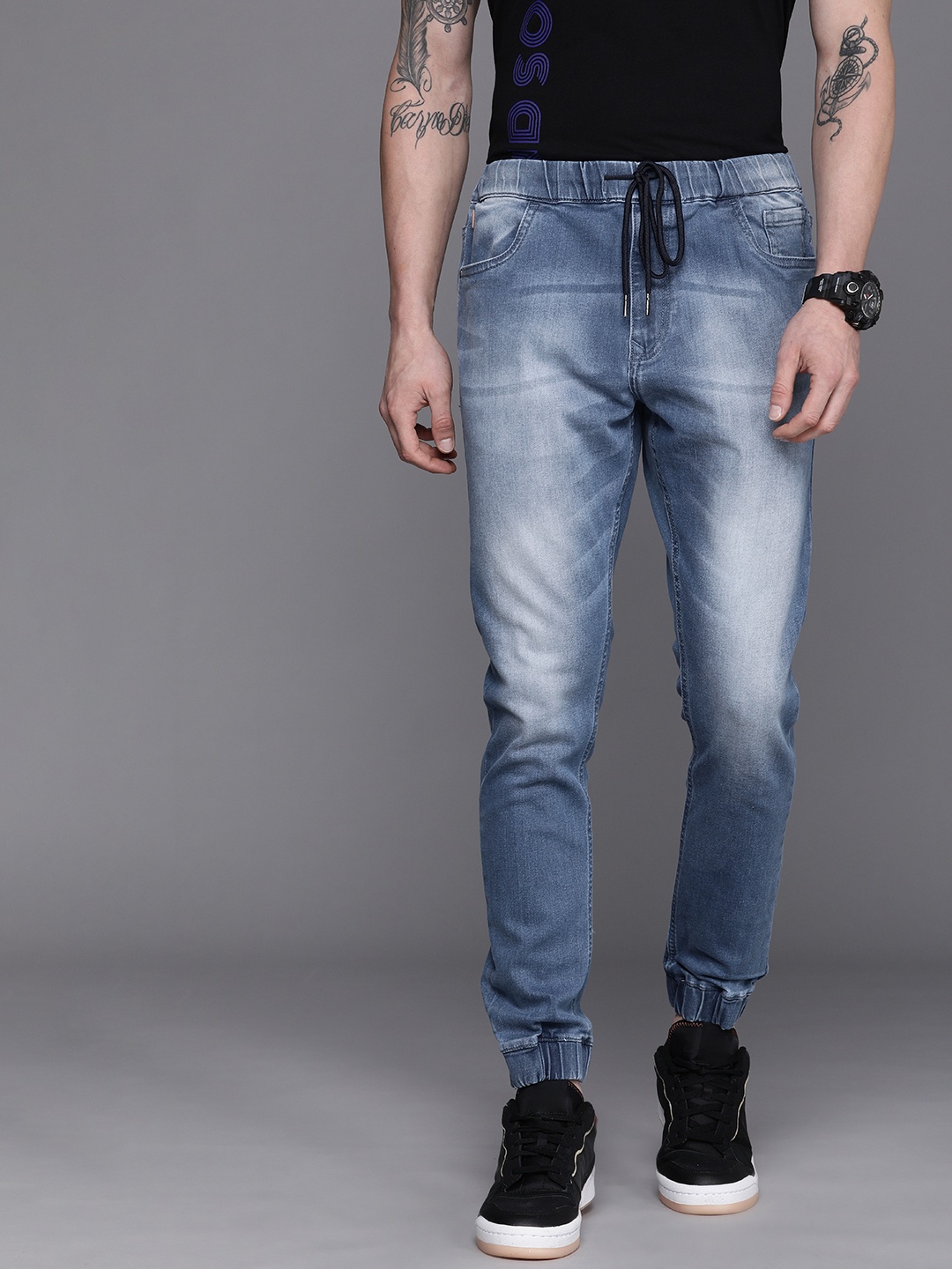 

WROGN Men Blue Jogger Fit Light Fade Cuffed Hem Stretchable Jeans