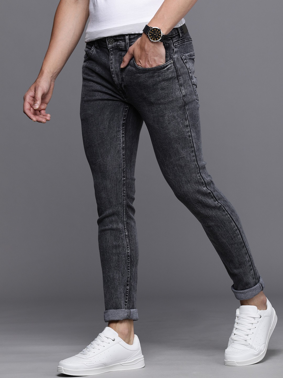 

WROGN Men Black Slim Fit Heavy Fade Stretchable Jeans
