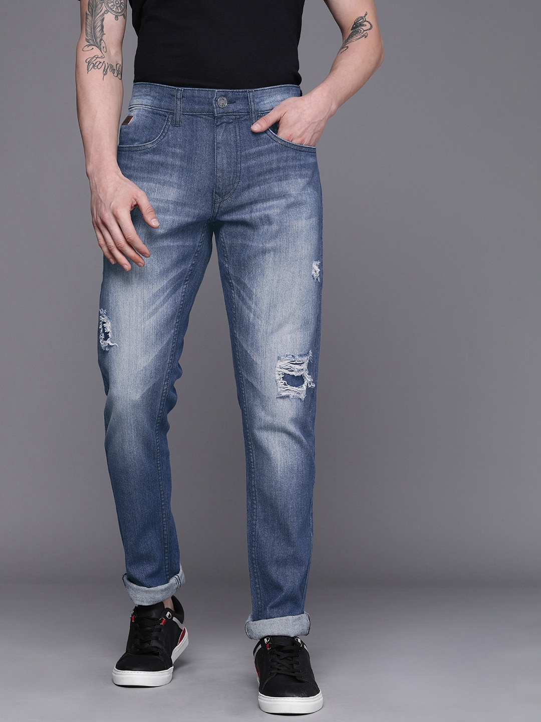 

WROGN Men Blue Slim Fit Mildly Distressed Heavy Fade Stretchable Jeans