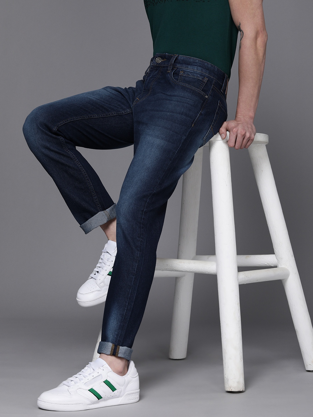 

WROGN Men Blue Slim Tapered Fit Light Fade Stretchable Jeans