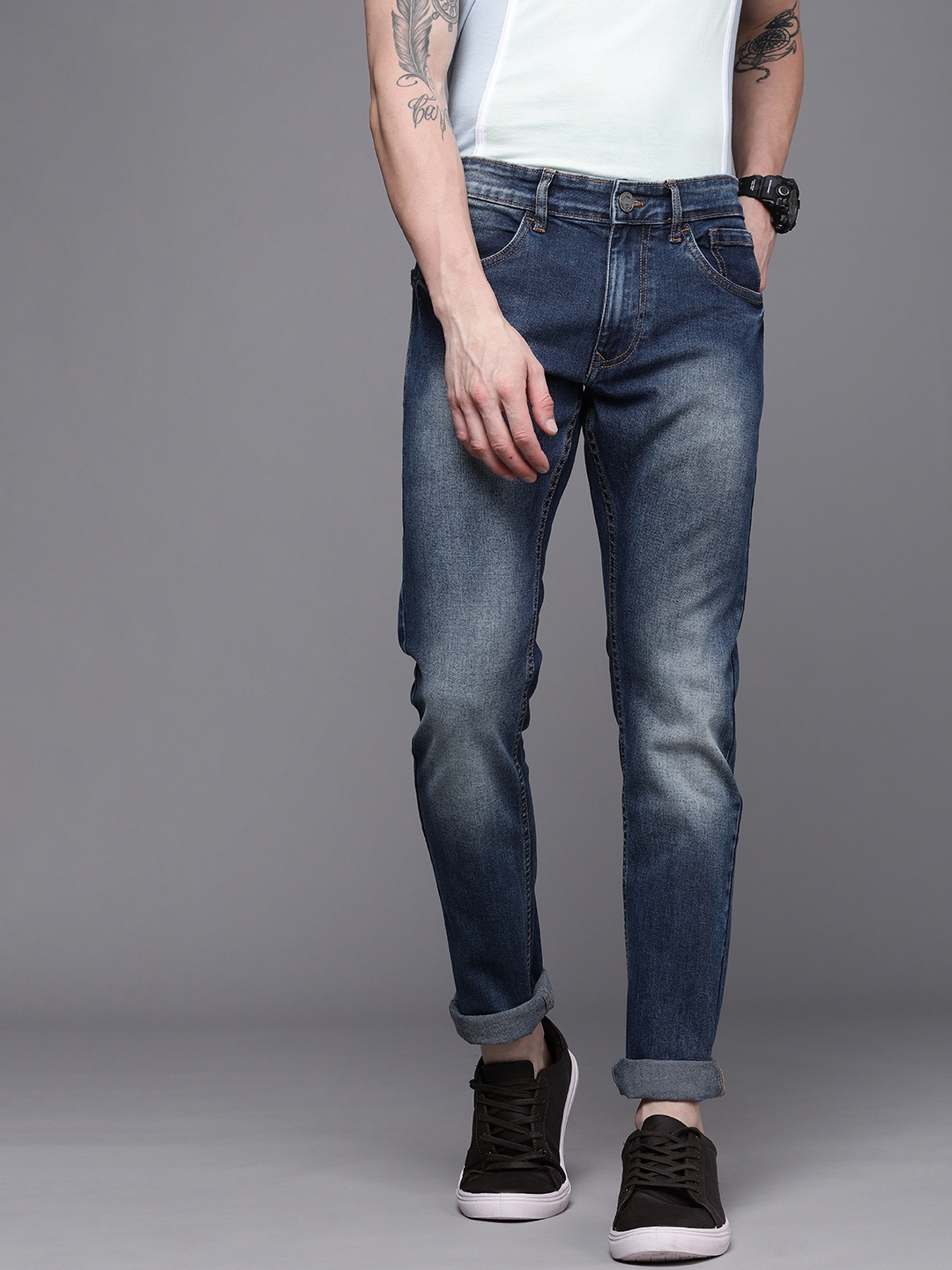 

WROGN Men Blue Slim Fit Light Fade Stretchable Jeans