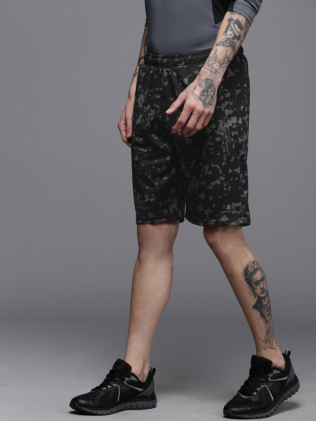 

WROGN ACTIVE Men Black & Grey Printed Sports Shorts