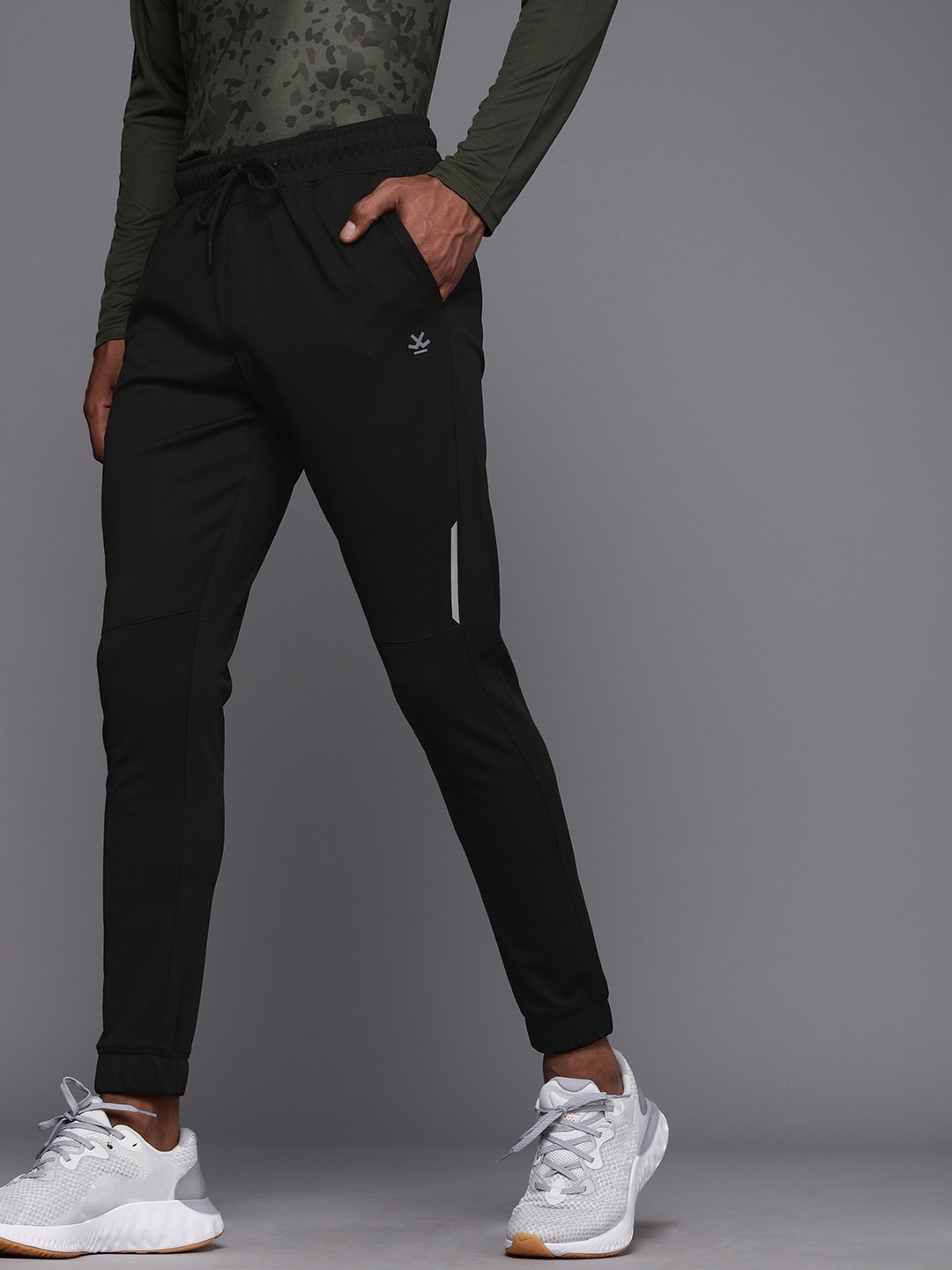 

WROGN ACTIVE Men Black Solid Slim Fit Joggers