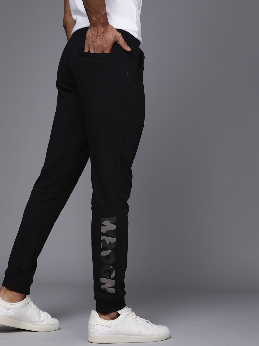 

WROGN Men Black Slim Fit Solid Joggers with Logo Print