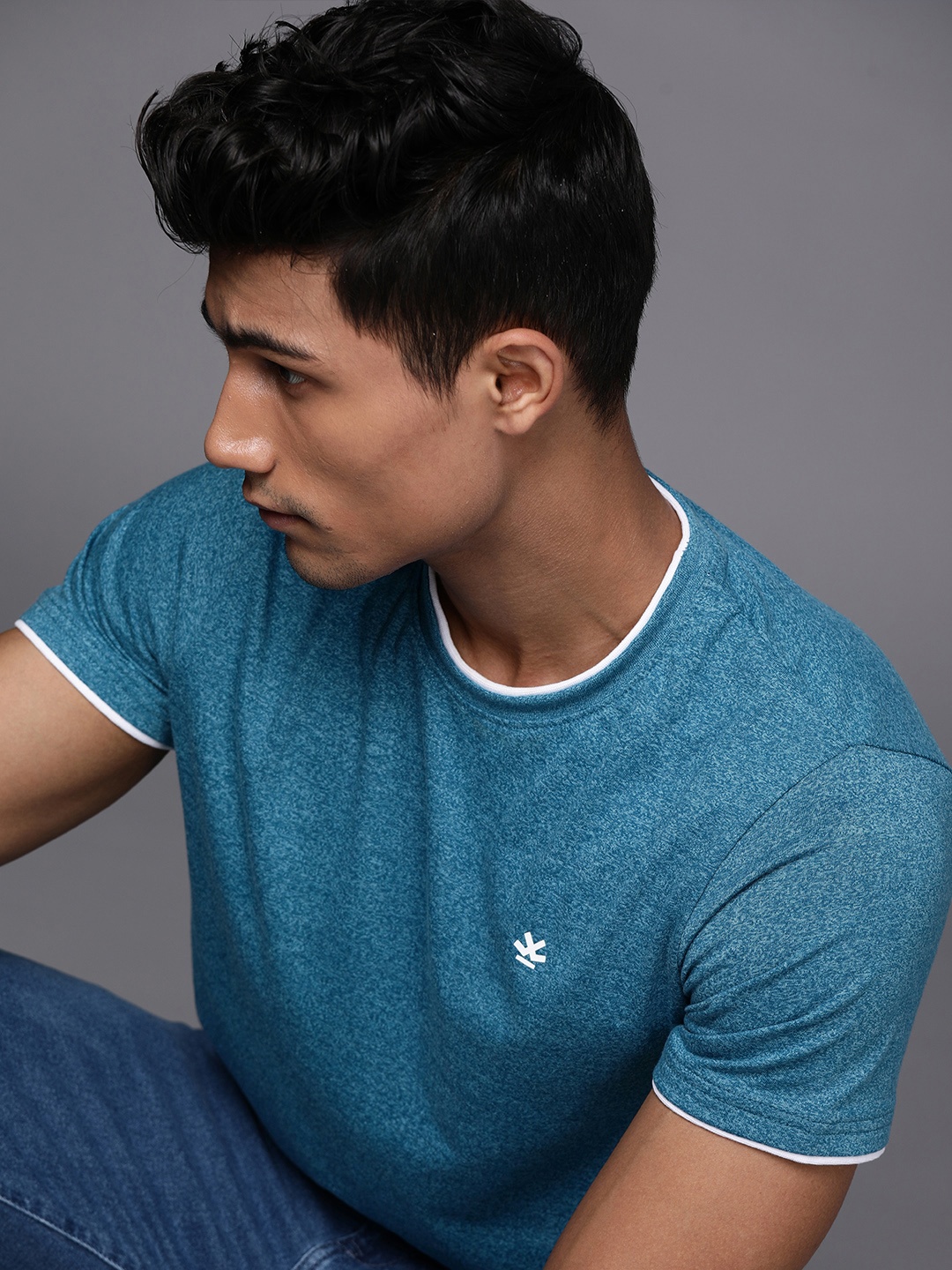 

WROGN Men Blue Melange Slim Fit T-shirt