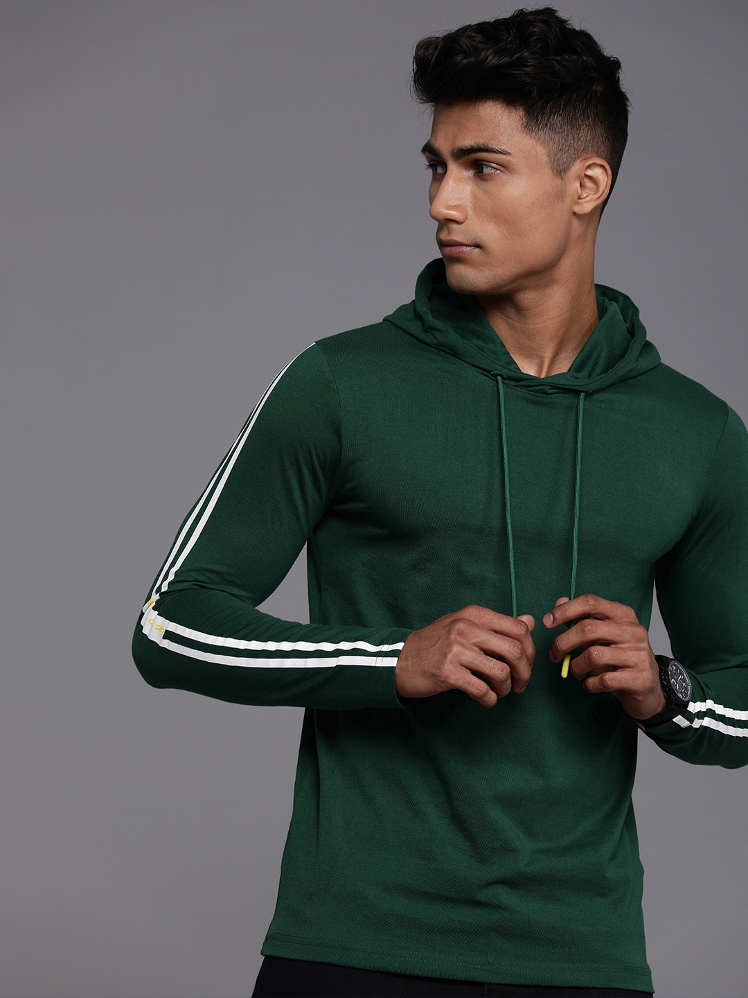 

WROGN Men Green Solid Hooded T-shirt