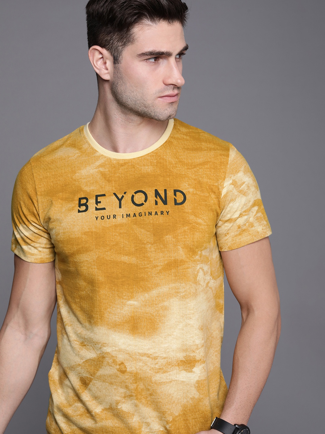 

WROGN Men Mustard Yellow Typography Printed T-shirt