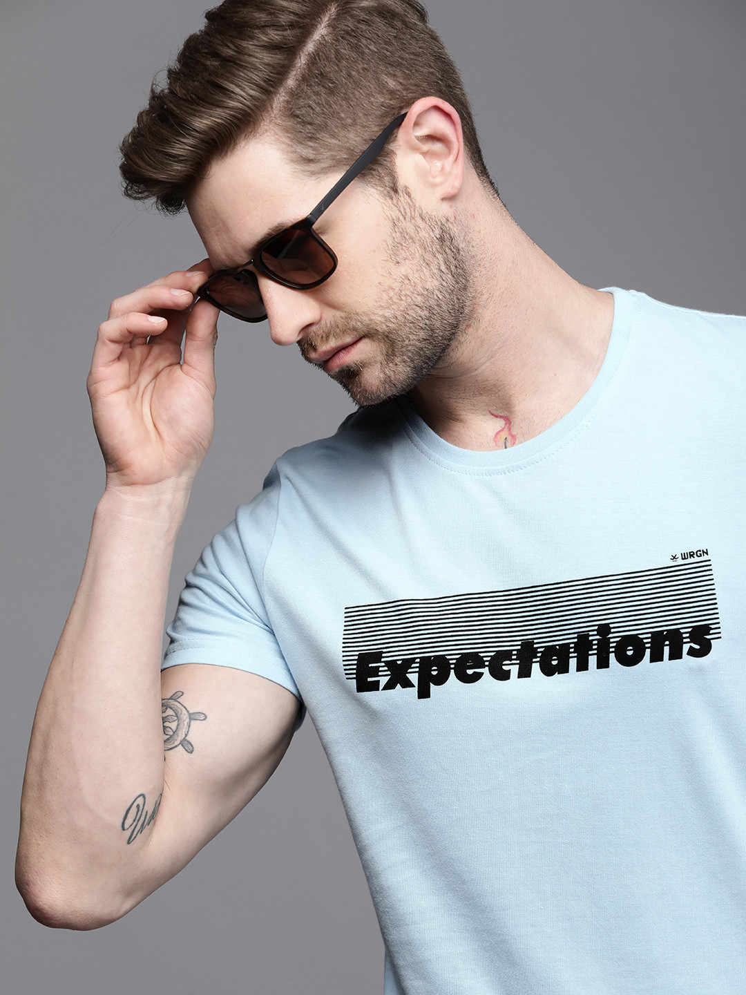 

WROGN Men Blue Typography Printed Slim Fit T-shirt