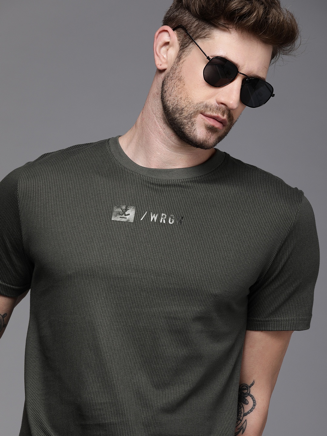 

WROGN Men Grey Brand Logo Printed Pure Cotton Slim Fit Casual T-shirt