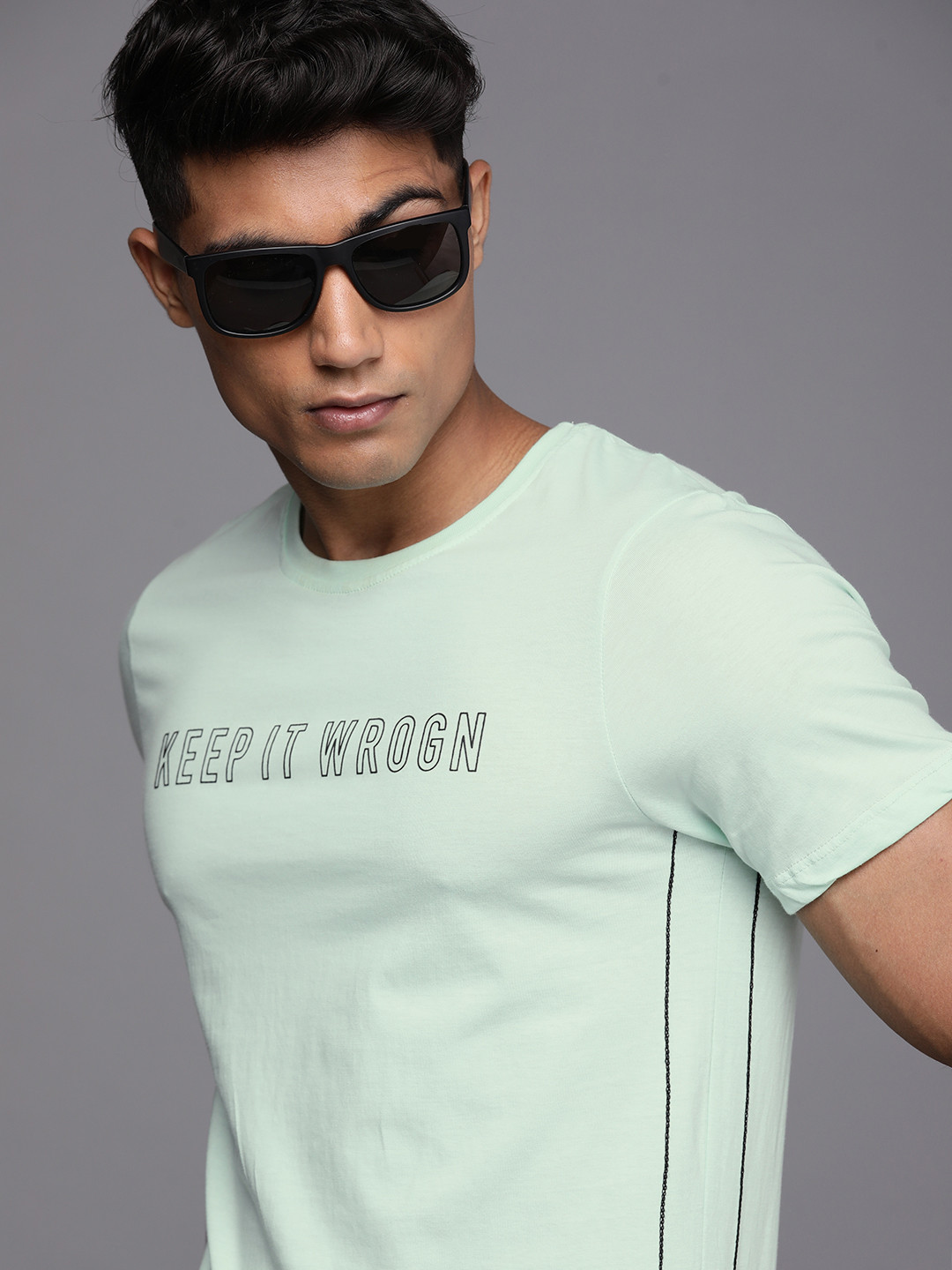 

WROGN Men Green Printed Slim Fit Pure Cotton T-shirt
