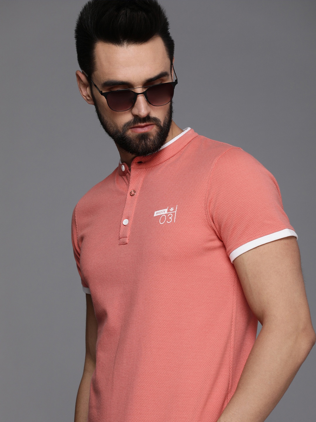 

WROGN Men Dusty Pink Self Design Henley Neck Slim Fit T-shirt, Rose