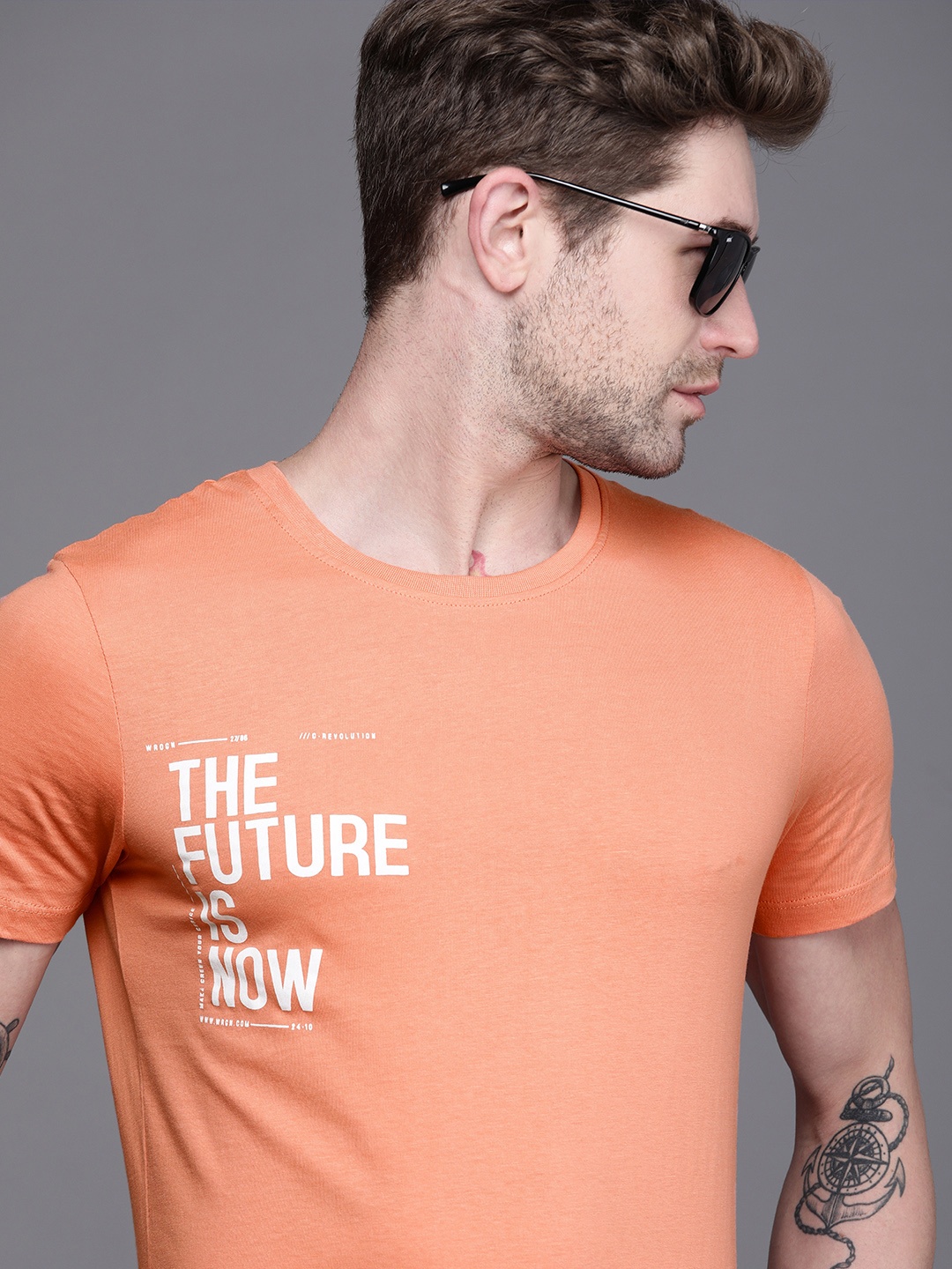 

WROGN Men Peach-Coloured Typography Printed Slim Fit Pure Cotton T-shirt