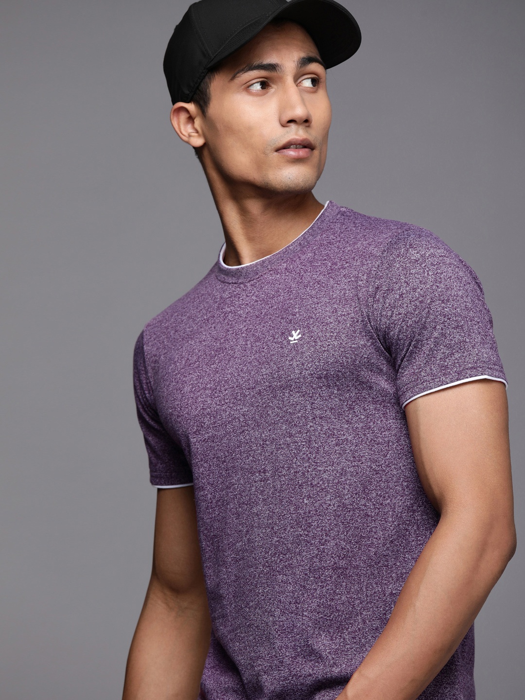 

WROGN Men Purple Self Design Slim Fit T-shirt