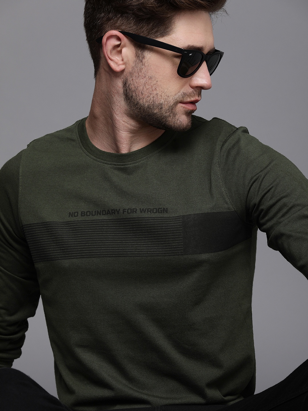 

WROGN Men Olive Green & Black Striped Slim Fit T-shirt