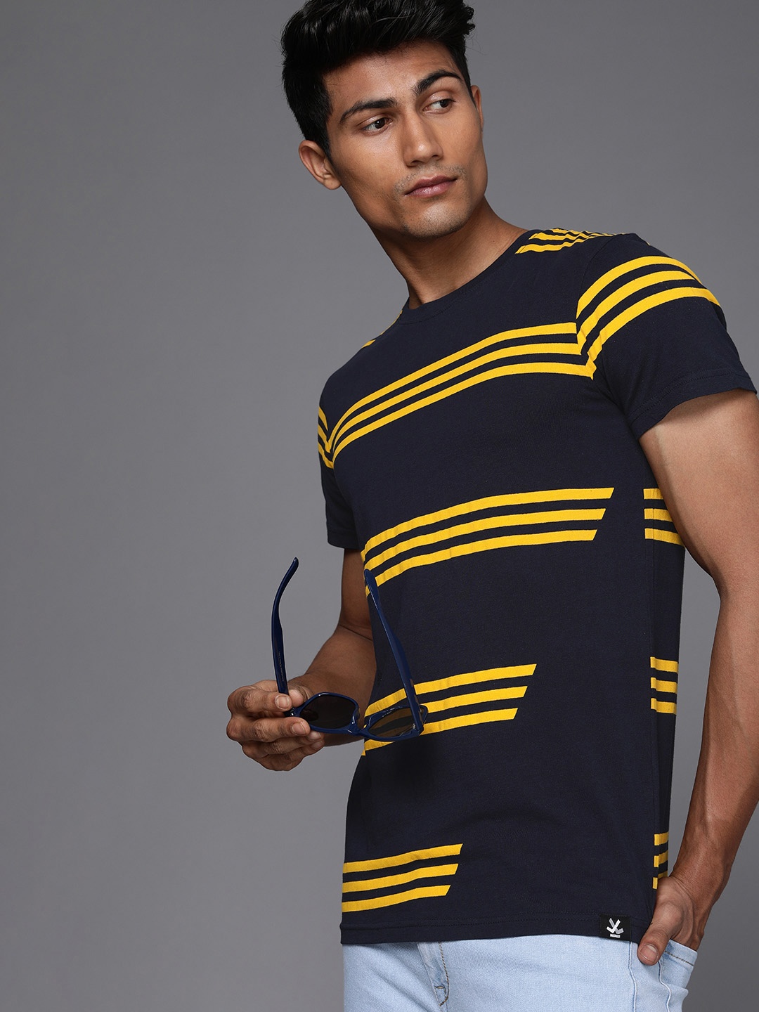 

WROGN Men Navy Blue & Yellow Striped Slim Fit Pure Cotton T-shirt