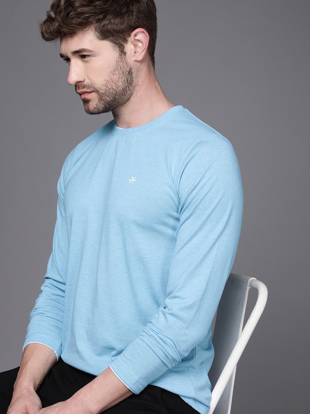 

WROGN Men Blue Solid Slim Fit T-shirt