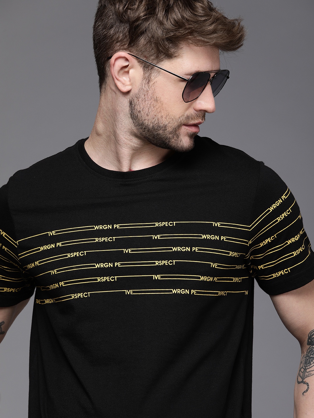 

WROGN Men Black & Yellow Brand Logo Printed Slim Fit Round Neck T-shirt