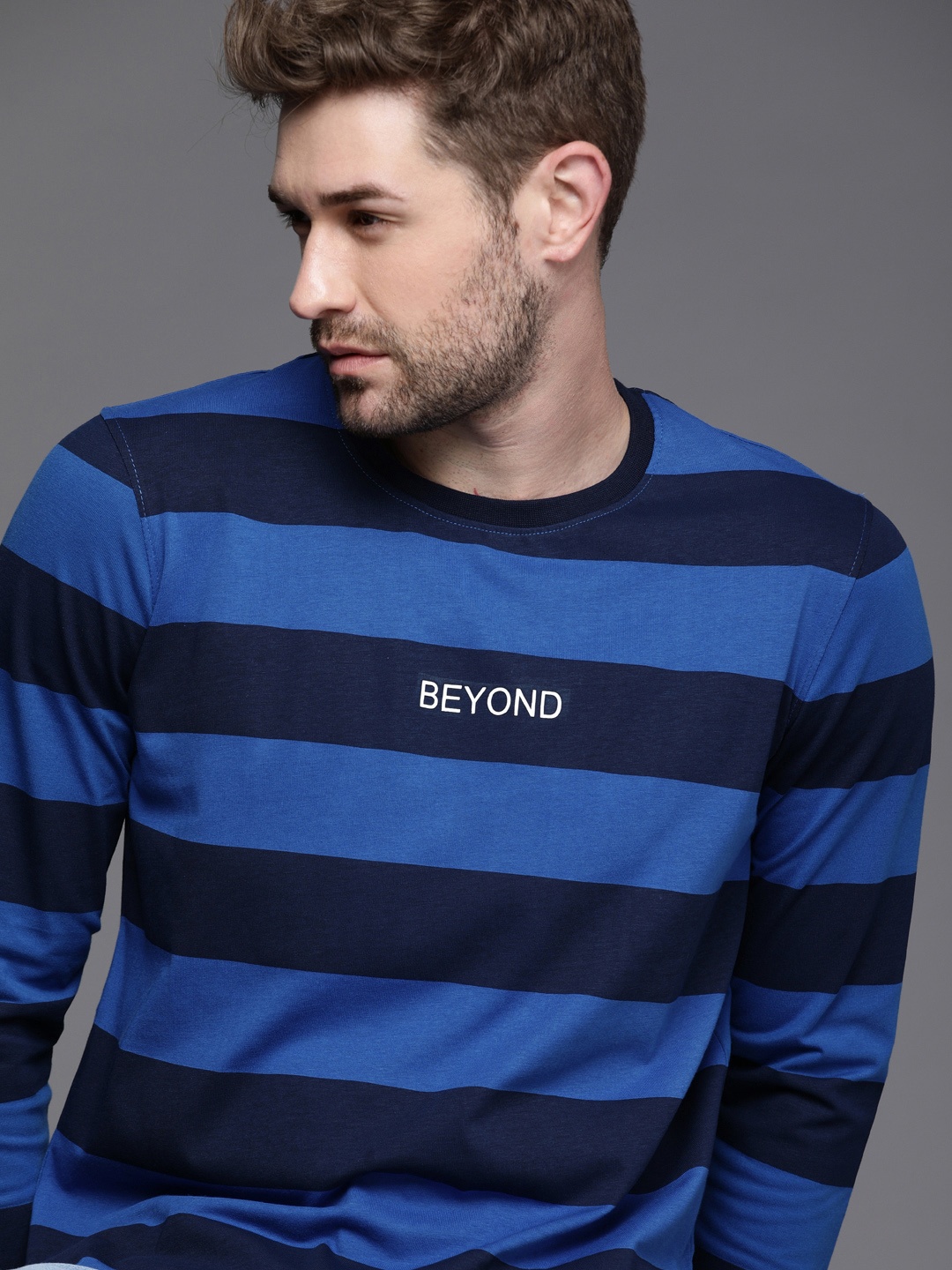 

WROGN Men Blue Striped Round-Neck Slim Fit Casual T-shirt
