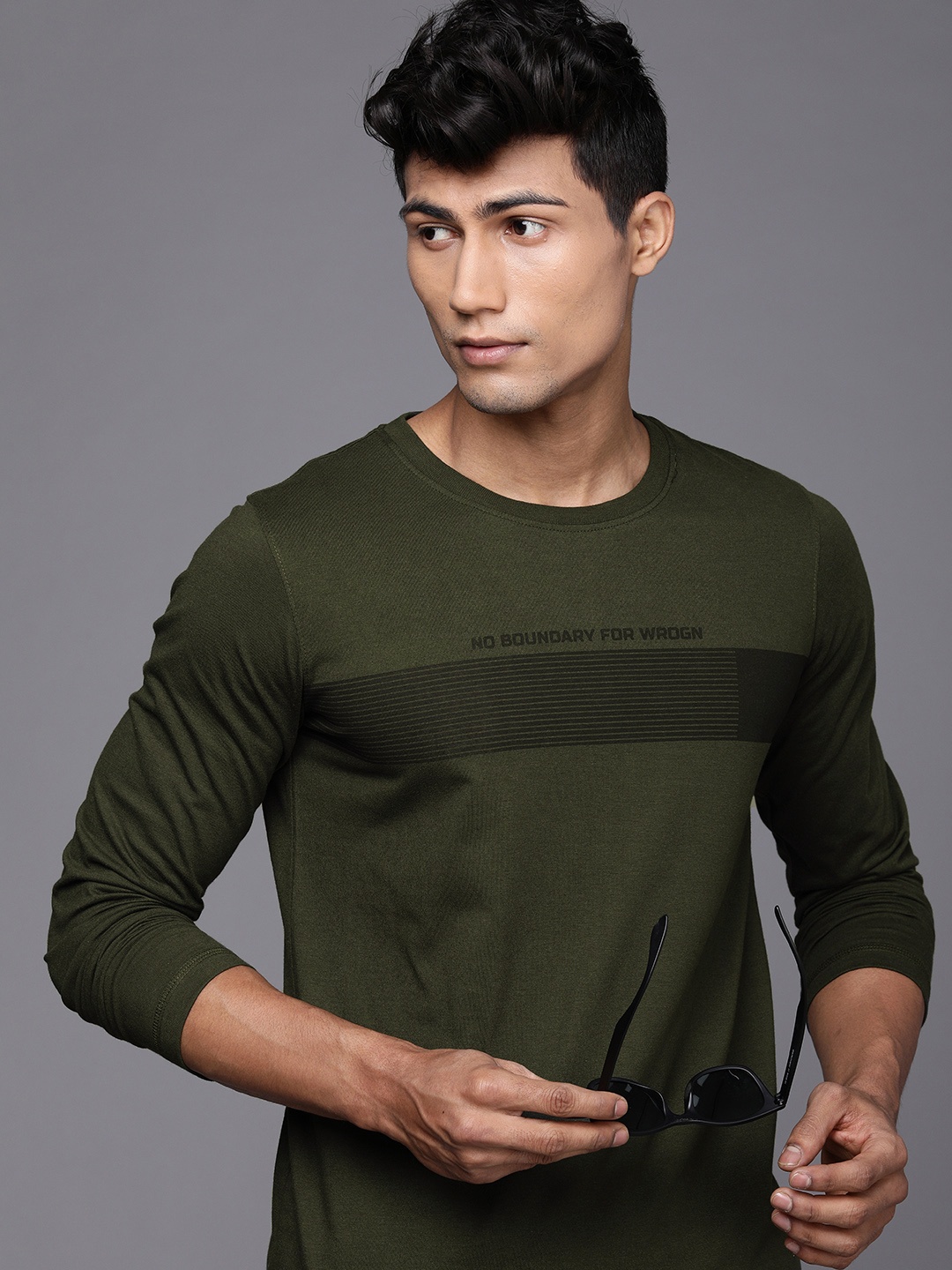 

WROGN Men Olive Green Typography Printed Slim Fit Casual T-shirt