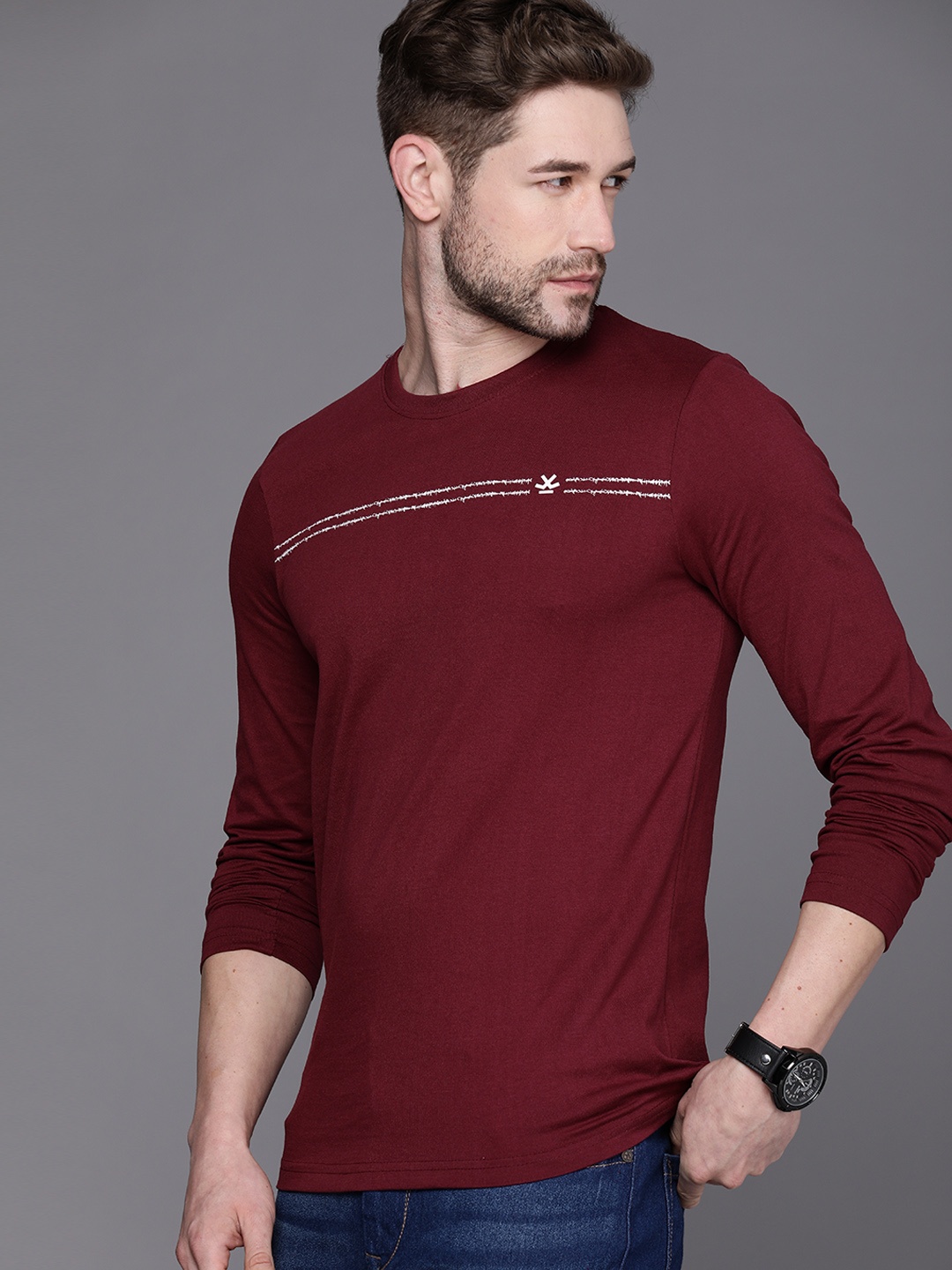 

WROGN Men Maroon & White Solid T-shirt with Striped Detail