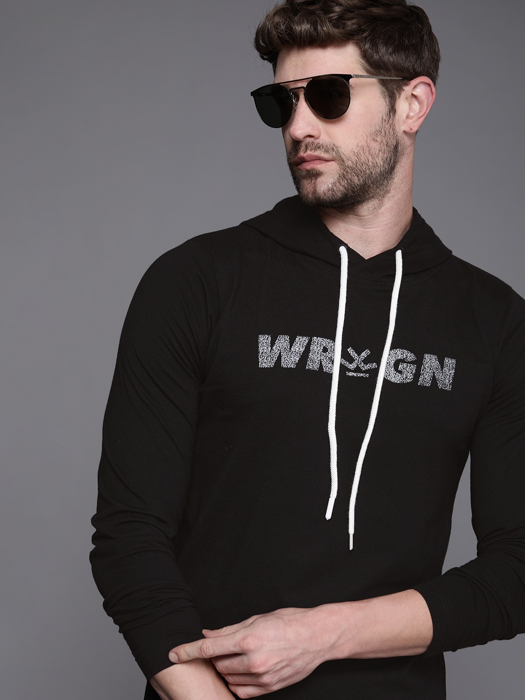 

WROGN Men Black & White Printed Slim Fit T-shirt