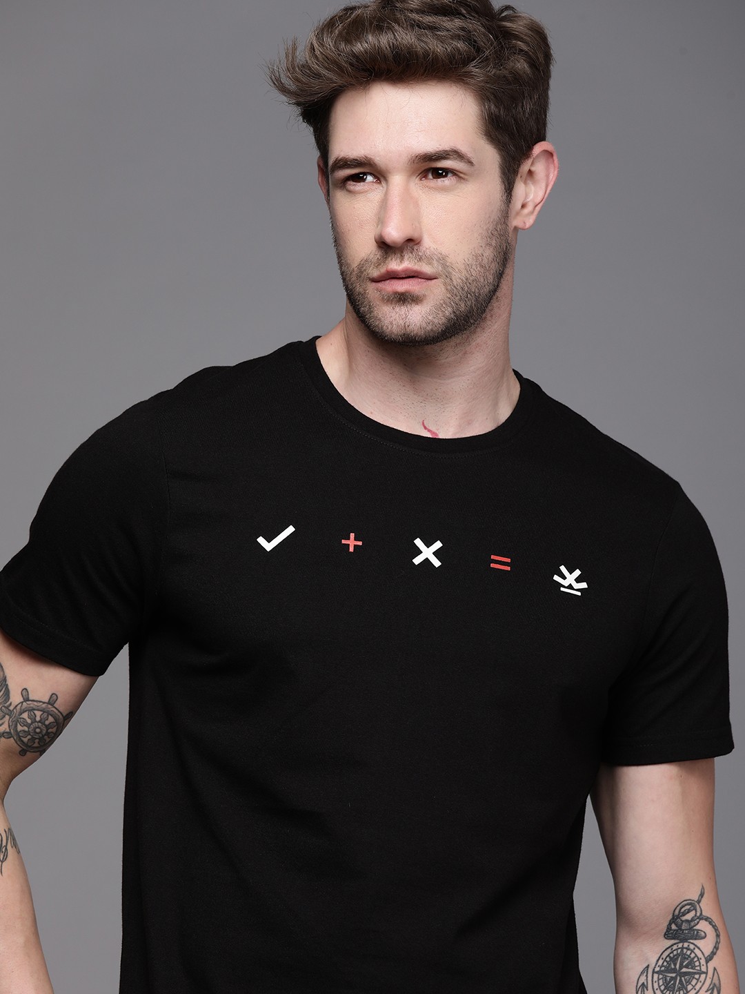 

WROGN Men Black Brand Logo Slim Fit T-shirt