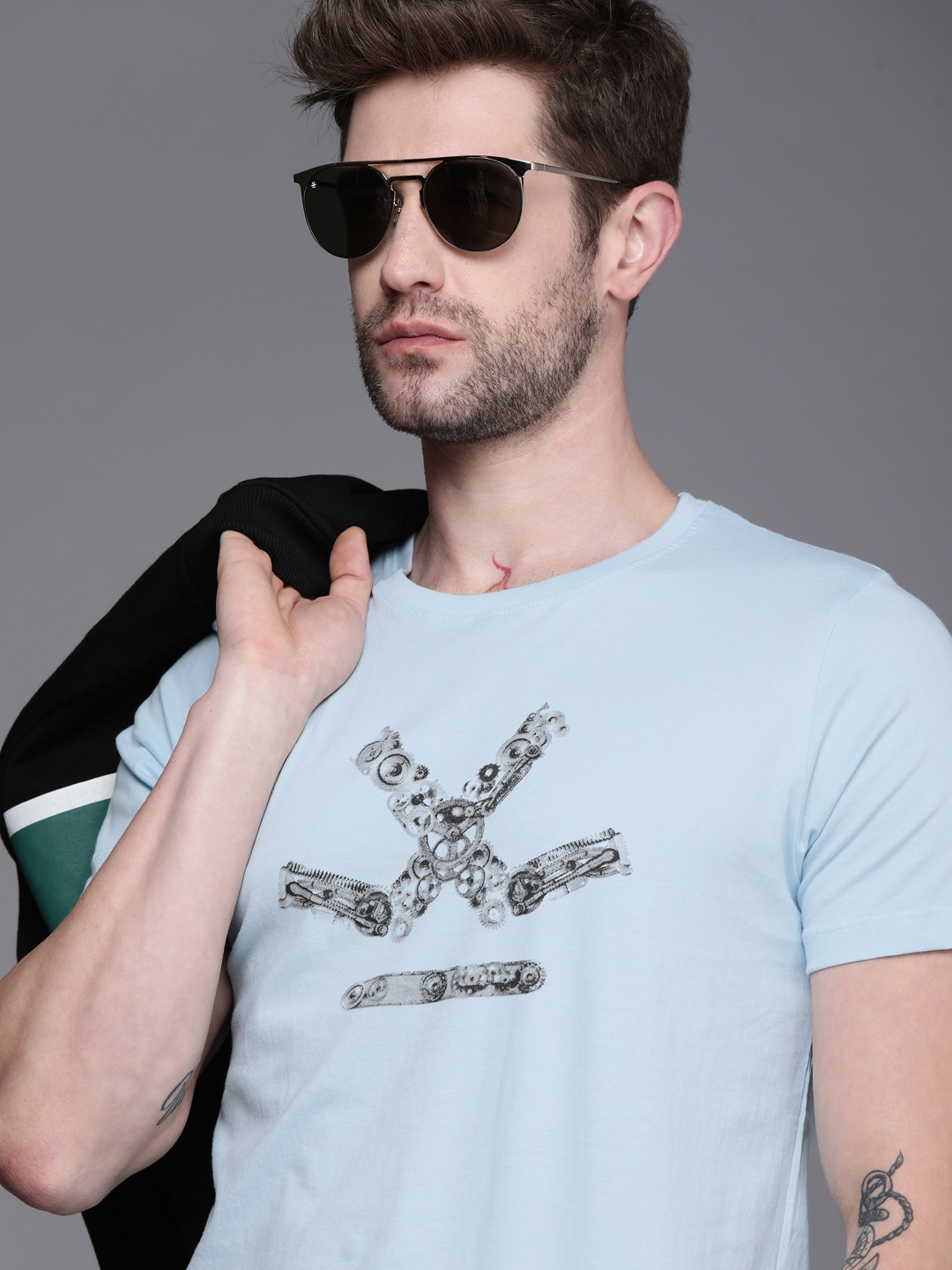

WROGN Men Blue Black Brand Logo Printed Slim Fit Pure Cotton T-shirt