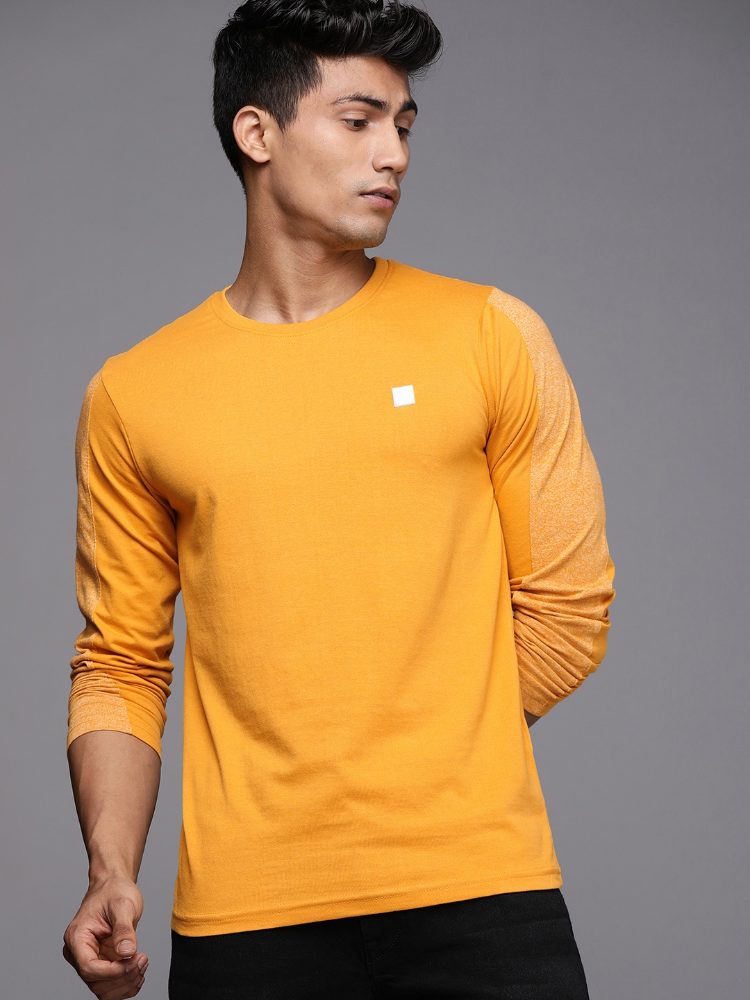 

WROGN Men Mustard Yellow Solid Slim Fit T-shirt