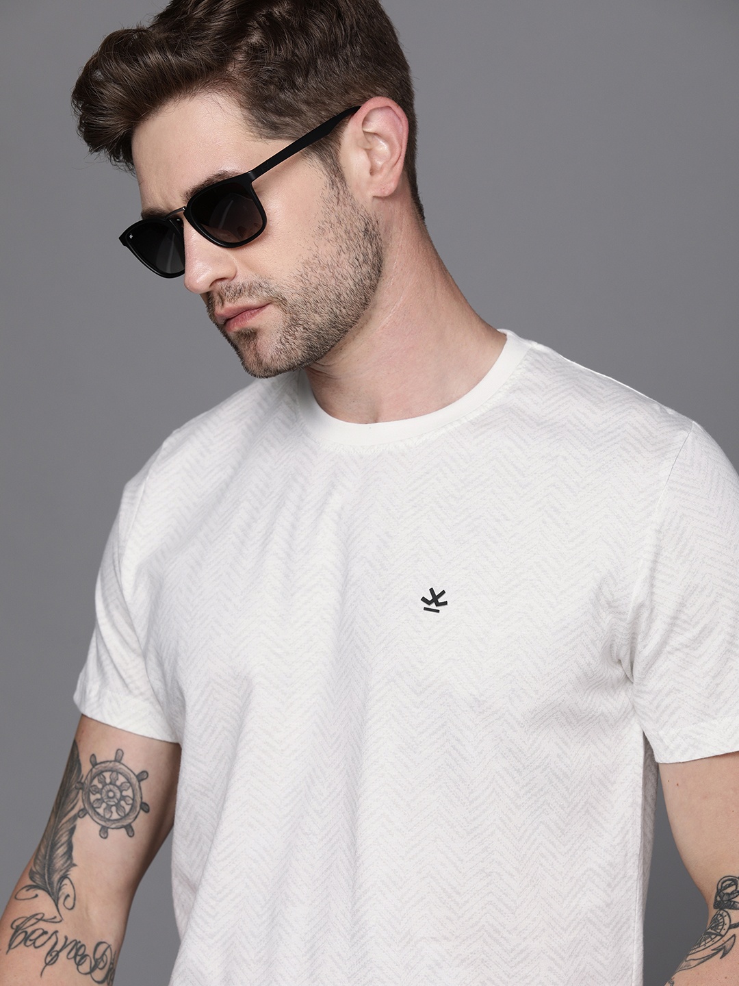 

WROGN Men White Printed Slim Fit T-shirt