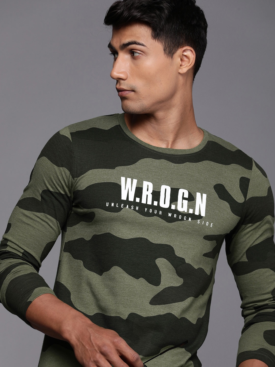 

WROGN Men Olive Green Camouflage Printed Slim Fit T-shirt